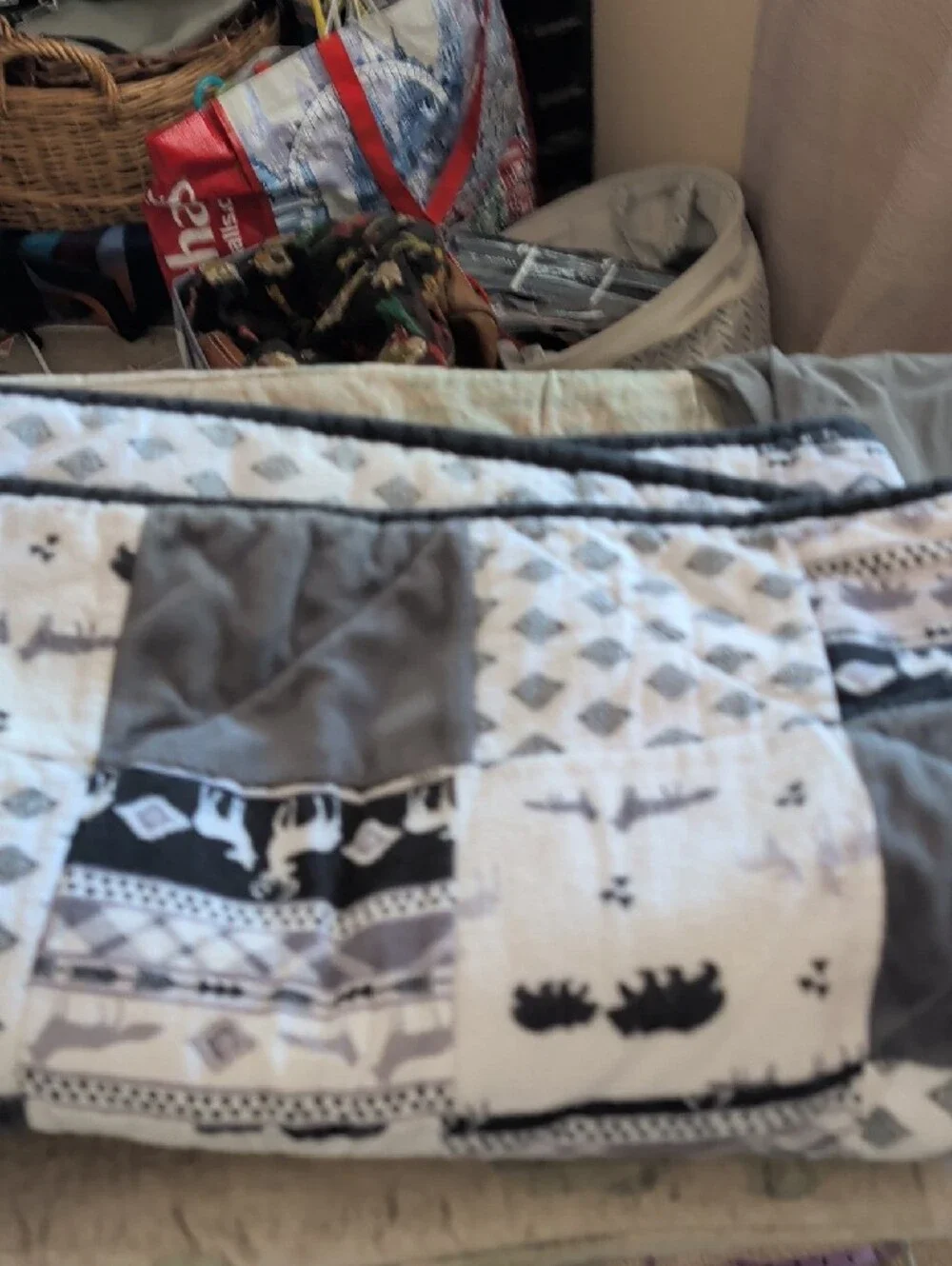 Cozy Wildlife Patchwork Quilt in White and Gray